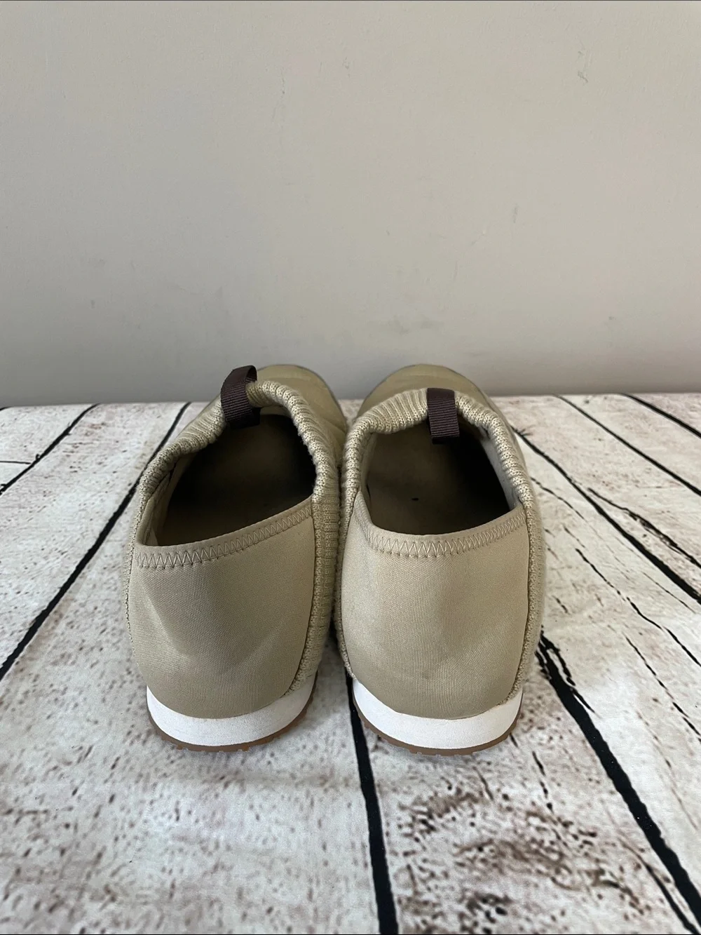 Teva ReEmber Slip-On Quilted Collapsible Heel Women’s 10 Puffer Shoe in Beige